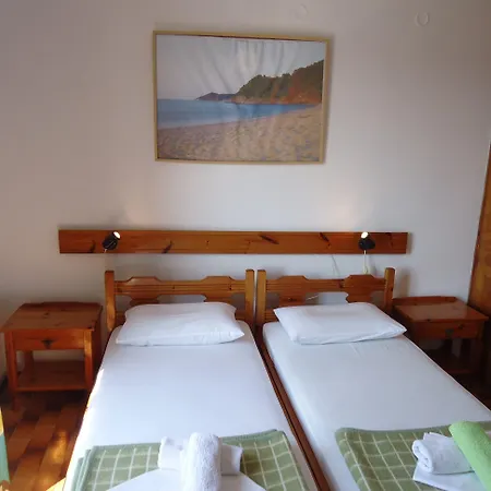 Pensión Margarita 2*