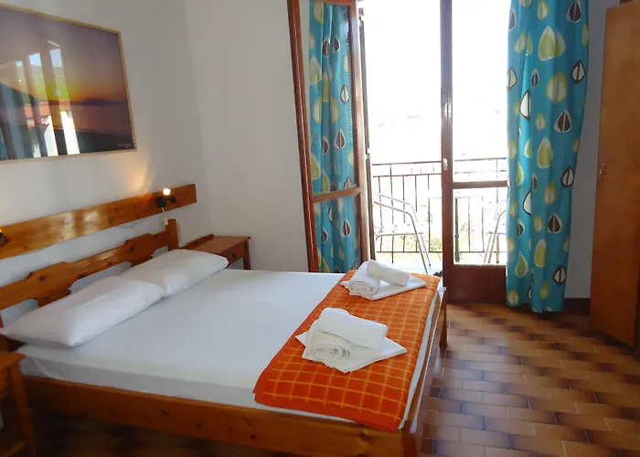 Margarita 스키아토스 타운